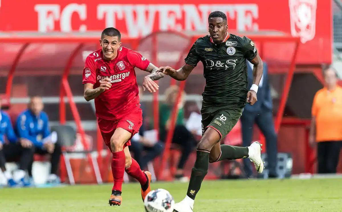 临场换人更 临场换人更